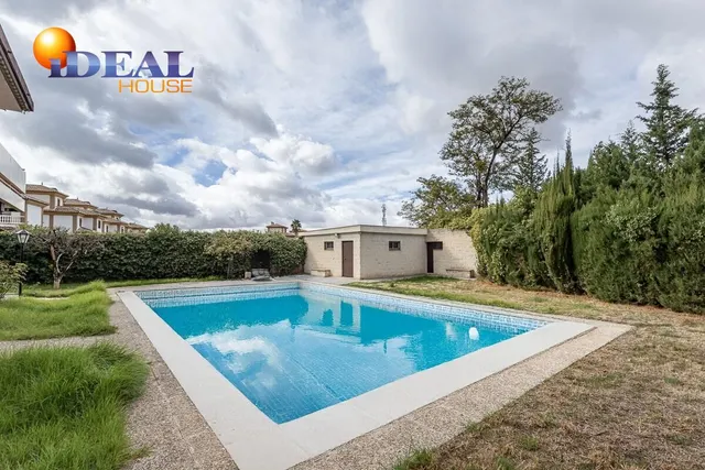 Gran casa con parcela y piscina en Cájar — 3