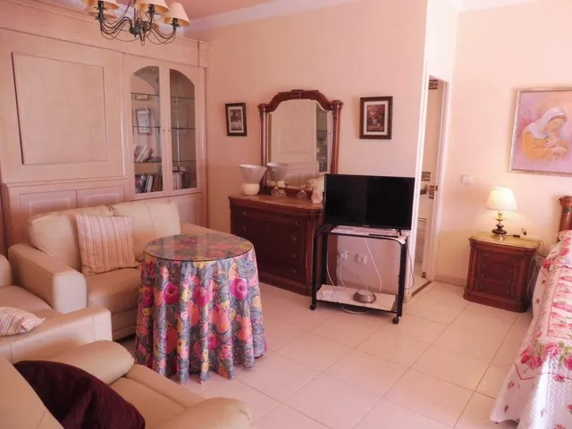 Villa grande con mucho potencial y vistas al mar zona Estupa Budista, Benalmádena — 21