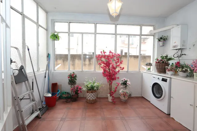 Piso en venta junto a calle Ángel Bruna de 110 m2, 3 dormitorios, baño y aseo, balcon y terraza acristalada — 35