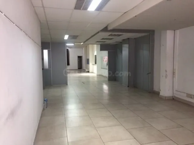 Local en alquiler en la zona hermetica de Sabadell - foto 2