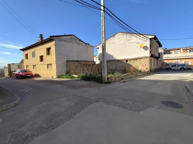 TERRENO URBANO DE 77 M2 ÚTILES EN SAN MATEO DE GALLEGO - ZAR - foto 2
