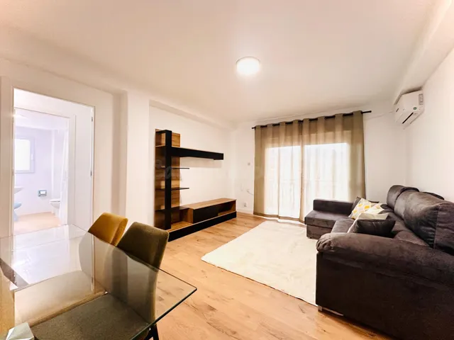 Habitación 4 habitaciones 101m² en alquiler - Alcampo — 4