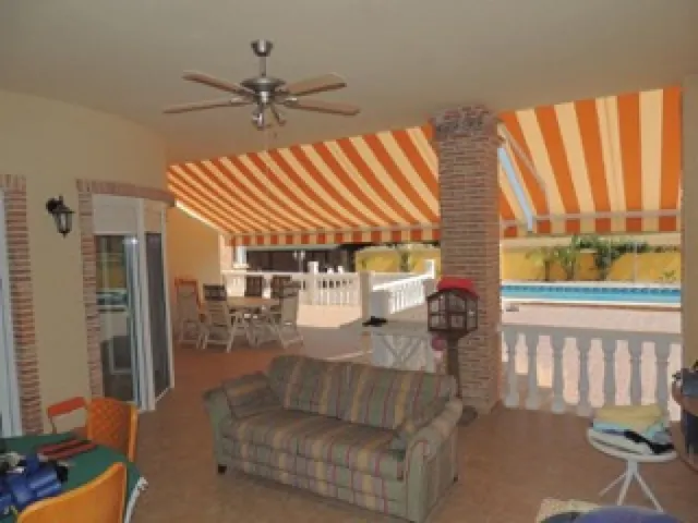 CHALET DE LUJO CON MUY BUENA ORIENTACION EN LUGAR MUY TRANQUILO — 22