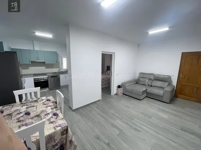 ¡A ESTRENAR! Moderno piso con terraza en Geneto – Todo inclu