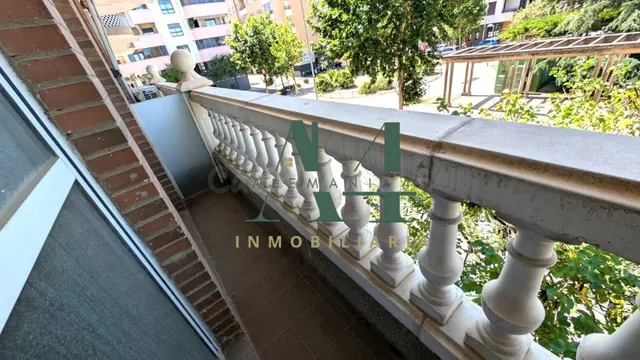 Amplia Oficina en EROSKI, Cáceres - Ideal para negocio, o co - foto 3
