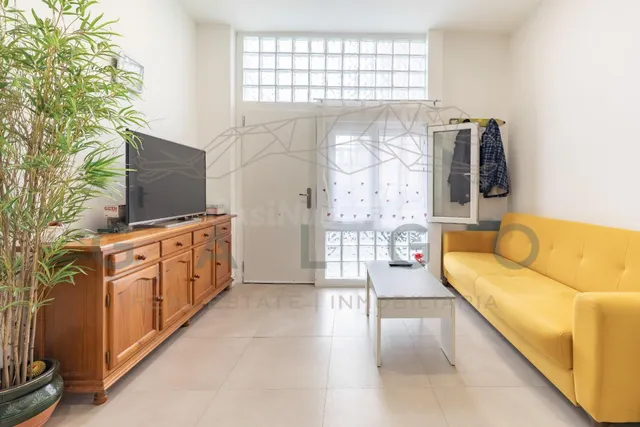 Estudio reformado en Nazaret – Diseño moderno, excelente ubi - foto 4