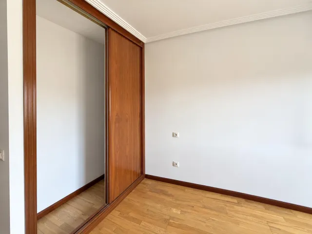 ¡a estrenar! dos dormitorios, terraza, garaje y trastero en Oviedo — 12
