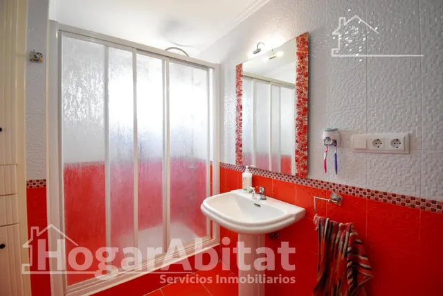 Extraordinaria amplitud en este luminoso primer piso con terrazas y trastero — 33