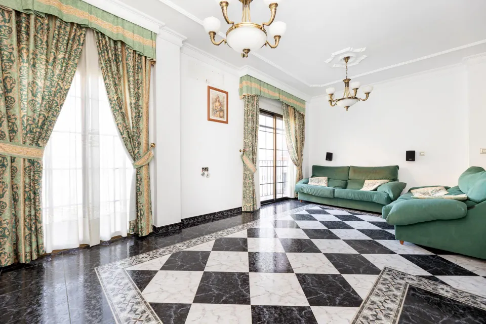 Venta de piso con trastero de 30 m2 en Algarinejo (Granada)