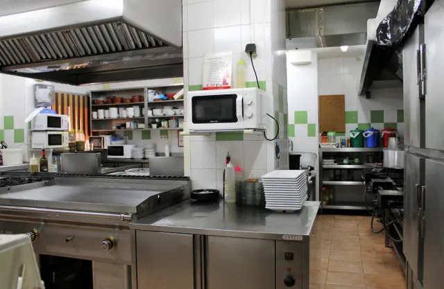 EN VENTA EL MEJOR RESTAURANTE DE LA PLAYA DE GANDIA — 28