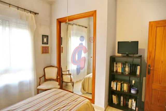 Planta baja en venta en el centro de Guardamar del Segura con gran terraza privada y piscina comunitaria — 18