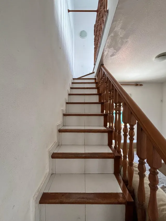 Oportunidad en Los Altos: Bungalow de 2 dormitorios con jardín privado y solárium — 19