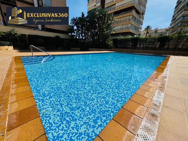 Piso de lujo en primera línea de playa Levante con 3 habitaciones y 2 baños. Exclusivas360 Benidorm — 50