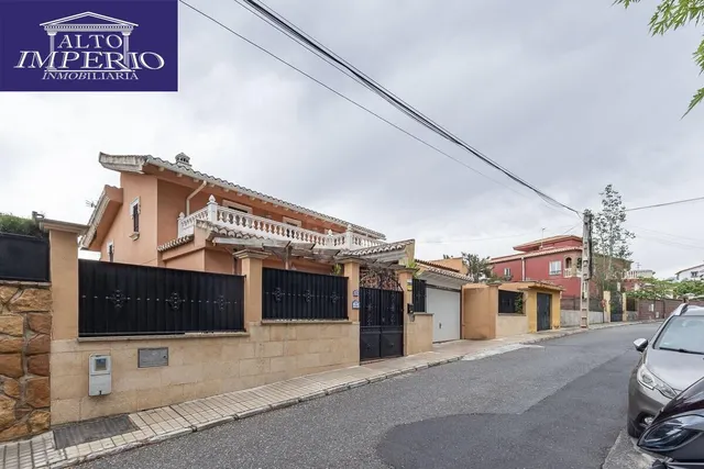Espectacular Casa de Lujo en Urbanización Los Cerezos - foto 2