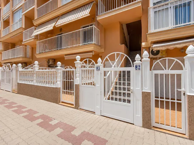 APARTAMENTO A 1OO METROS DE LA PLAYA — 15