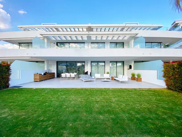 Planta baja 2 habitaciones 182m² en alquiler - Costa Del Sol