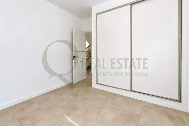 Chalet independiente con jardín y amplias terrazas en Lanuza, El Campello. — 19