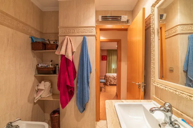 Piso reformado con piscina y garaje — 31