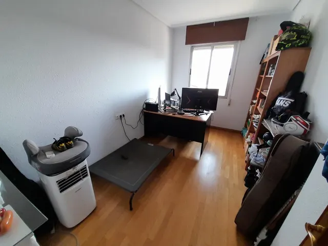 AMPLIO PISO CON TERRENO ADICIONAL EN CACABELOS.  109.000 € — 27