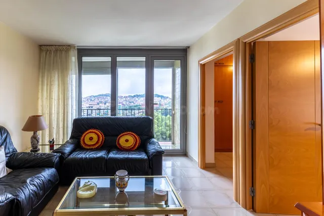 Agencia Inmobiliaria en Barcelona. Piso en venta en Montbau — 5