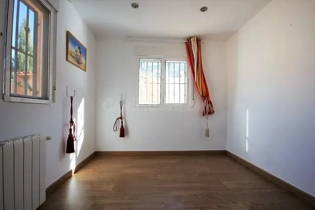 * Villa de 4 dormitorios, piscina y garaje en parcela de 810m2 en Albir * — 12