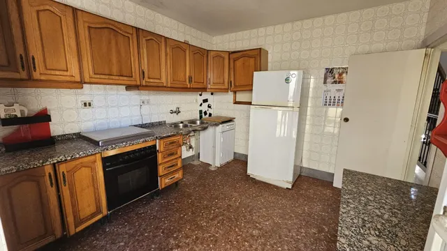 ✨ ¡Gran casa con cochera cerrada , llena de posibilidades! — 7