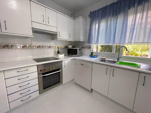 ¡CHICAS ESTUDIANTES! ÚLTIMA HABITACIÓN EN CHALET A COMPARTIR EN VILLANUEVA DE LA CAÑADA (MADRID). — 3