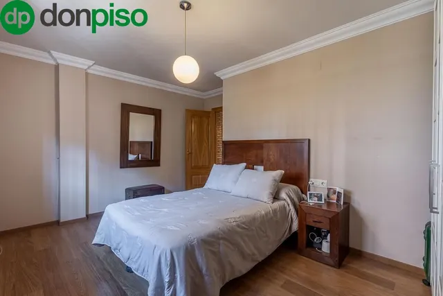 INCREÍBLE CHALET INDEPENDIENTE EN ZONA PRIVILEGIADA — 19