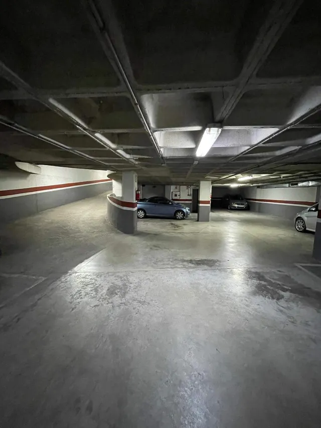 ¡DI ADIÓS A BUSCAR APARCAMIENTO! PLAZA DE GARAJE EN SECTOR V — 9