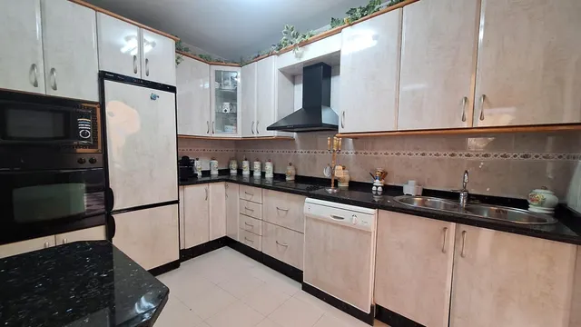 CASA DE DOS PLANTAS, COCHERA Y PATIO EN ALMODOVAR DEL RIO!! — 9