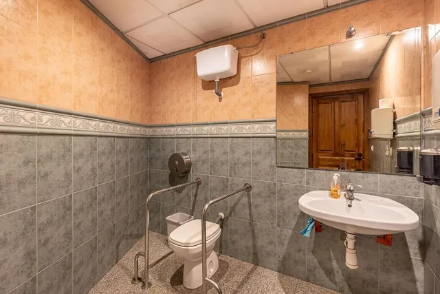 EN VENTA HOTEL Y RESTAURANTE LOS PINILLOS — 22