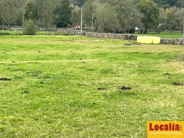 Interesante suelo urbano de 8 mil m² en Ruente - foto 3