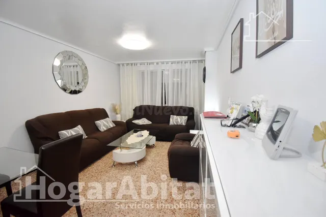 SEMIREFORMADA CON 4 DORMITORIOS Y ASCENSOR - foto 3