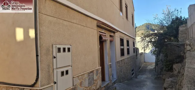 CASA DE DOS PLANTAS EN SELLA CON BUARDILLA — 3