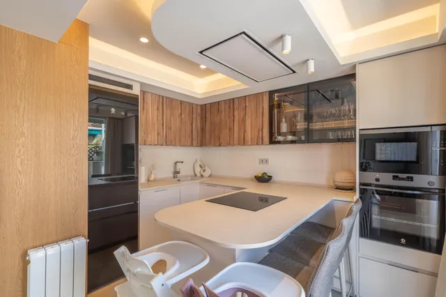 Impresionante Vivienda de Lujo con Diseño Moderno y Comodidades Exclusivas — 14