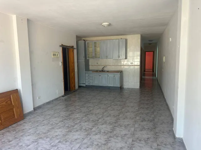 PISO EN VECINDARIO — 8