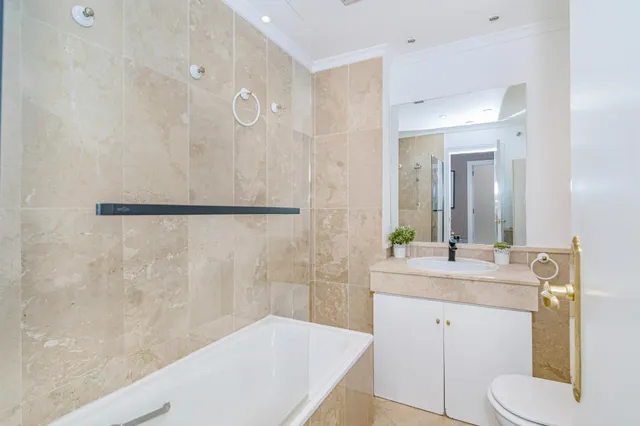 ✨ exclusividad y diseño en el serrallo, Granada | piscina, garaje y urbanización privada — 13