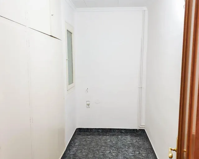 VIVIENDA EN VENTA, CTRA DE BARCELONA EN SABADELL PARA INVERSION — 6