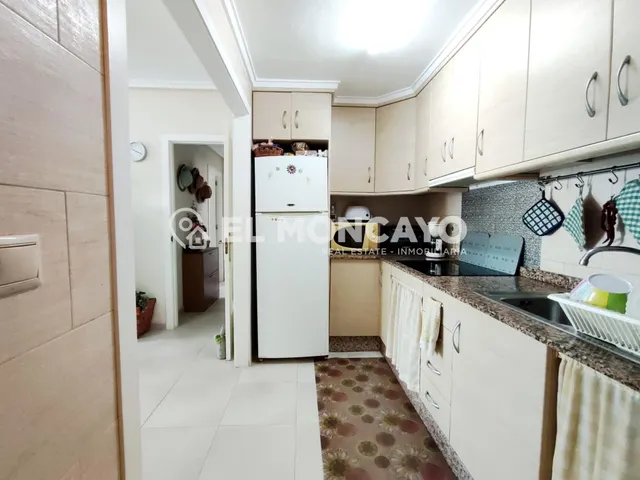 Fantástico apartamento con amplia terraza en Guardamar del Segura, Alicante, Costa Blanca — 8