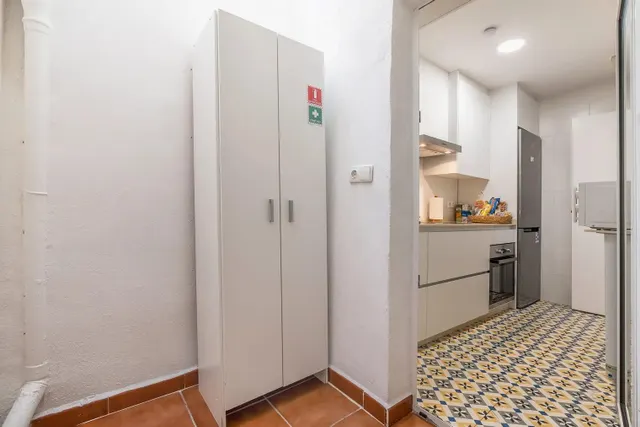 ¡Atención estudiantes! ✨ ¿Buscáis LA HABITACIÓN perfecta para el próximo curso académico en Granada por 400 € al mes/habitación? ¡Tenemos exactamente lo que necesitáis! — 9
