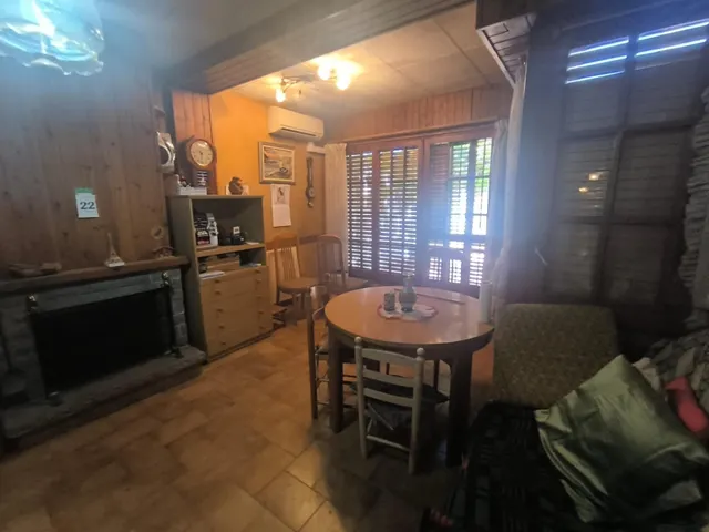 CASA ADOSADA EN VENTA CON 2 VIVIENDAS INDEPENDIENTES — 22