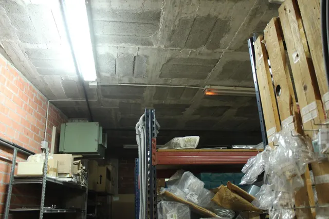 LOCAL EN VENTA EN MANRESA ZONA CALLE VILADORDIS — 12