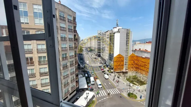 PISAZO DE LUJO CON GARAJE EN ROSALÍA DE CASTRO – VIGO — 37