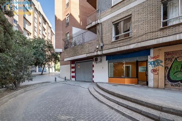 LOCAL JUNTO A MELCHOR ALMAGRO — 12