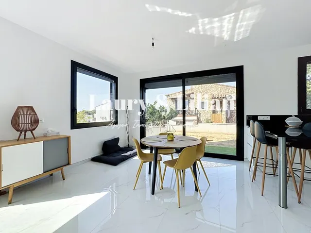 Casa moderna de 3 dormitorios y 2 baños con garaje - foto 4
