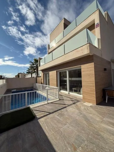 Casa 4 habitaciones 150m² en venta - Zona Pueblo - foto 3