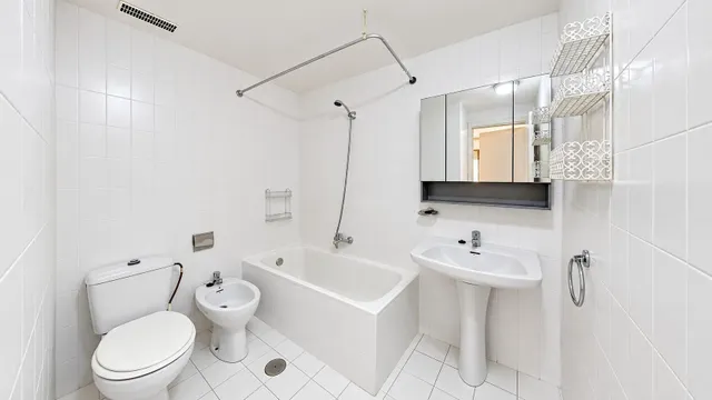 ¡Espectacular apartamento con terraza soleada junto al Helicóptero en Alcázar del Genil! — 13