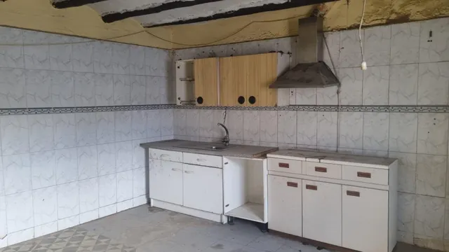 Casa para reforma integral en Calle Muntadas. Lumpiaque — 7