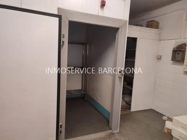 ESTUPENDO LOCAL RAMBLA PRIM — 6