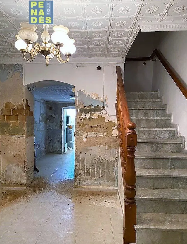 GRAN CASA PARA REFORMAR EN EL CENTRO DE AGULLENT